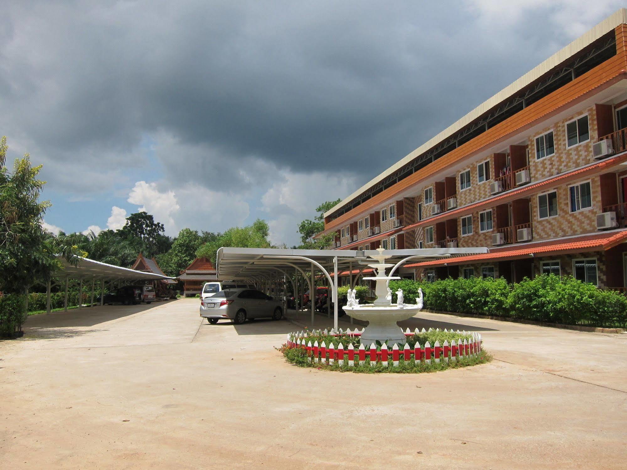 Baan Bangrak Residence Транг Экстерьер фото